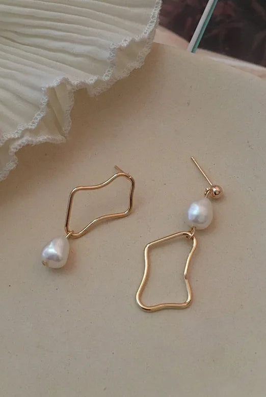 幾何模様ピアス