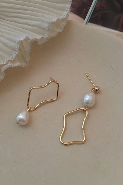 幾何模様ピアス