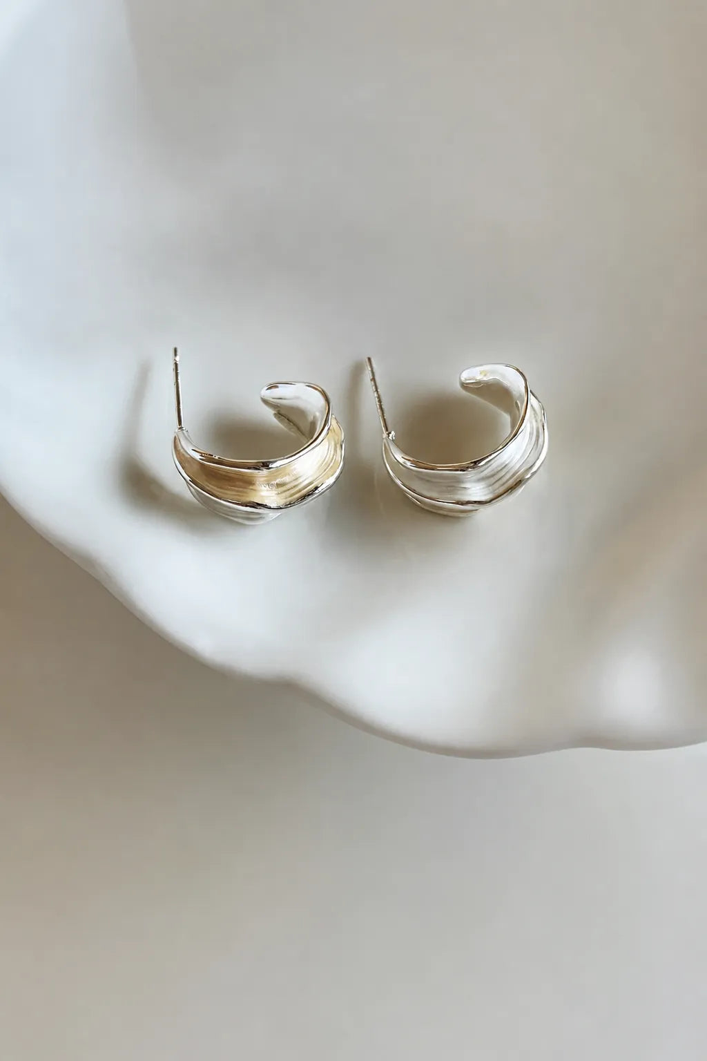 ウェーブピアス